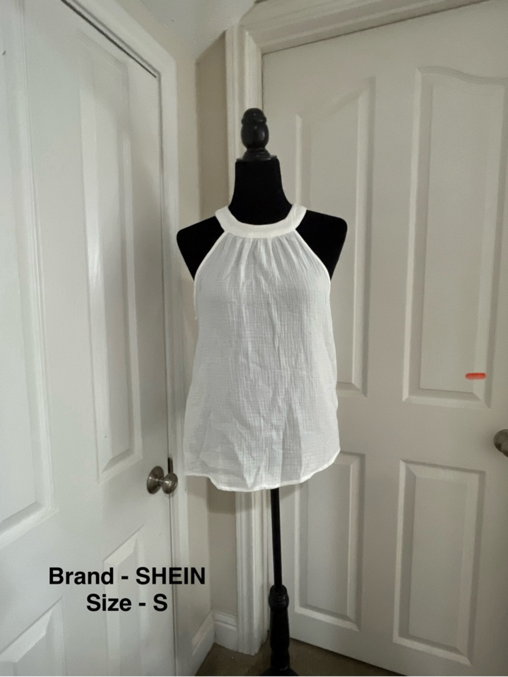 SHEIN White Sleeveless Halter Cami Top